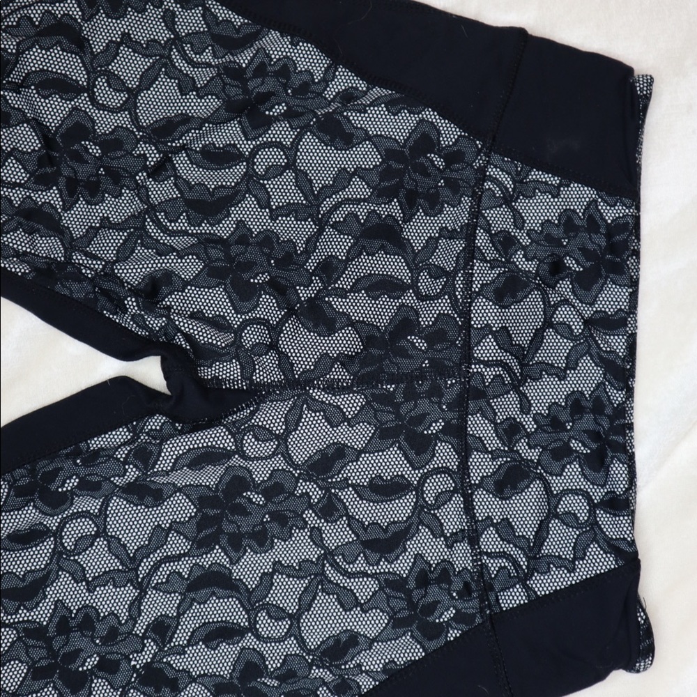 PATTERNED WORKOUT LEGGINGS